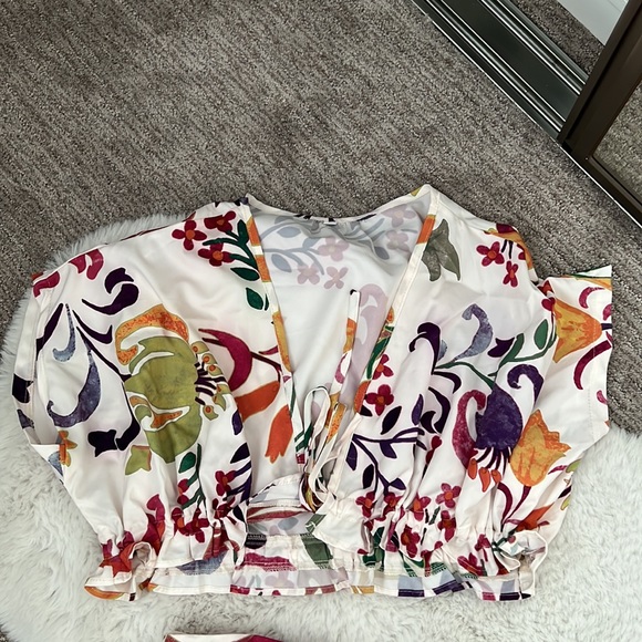 Top and skirt set - Picture 2 of 4